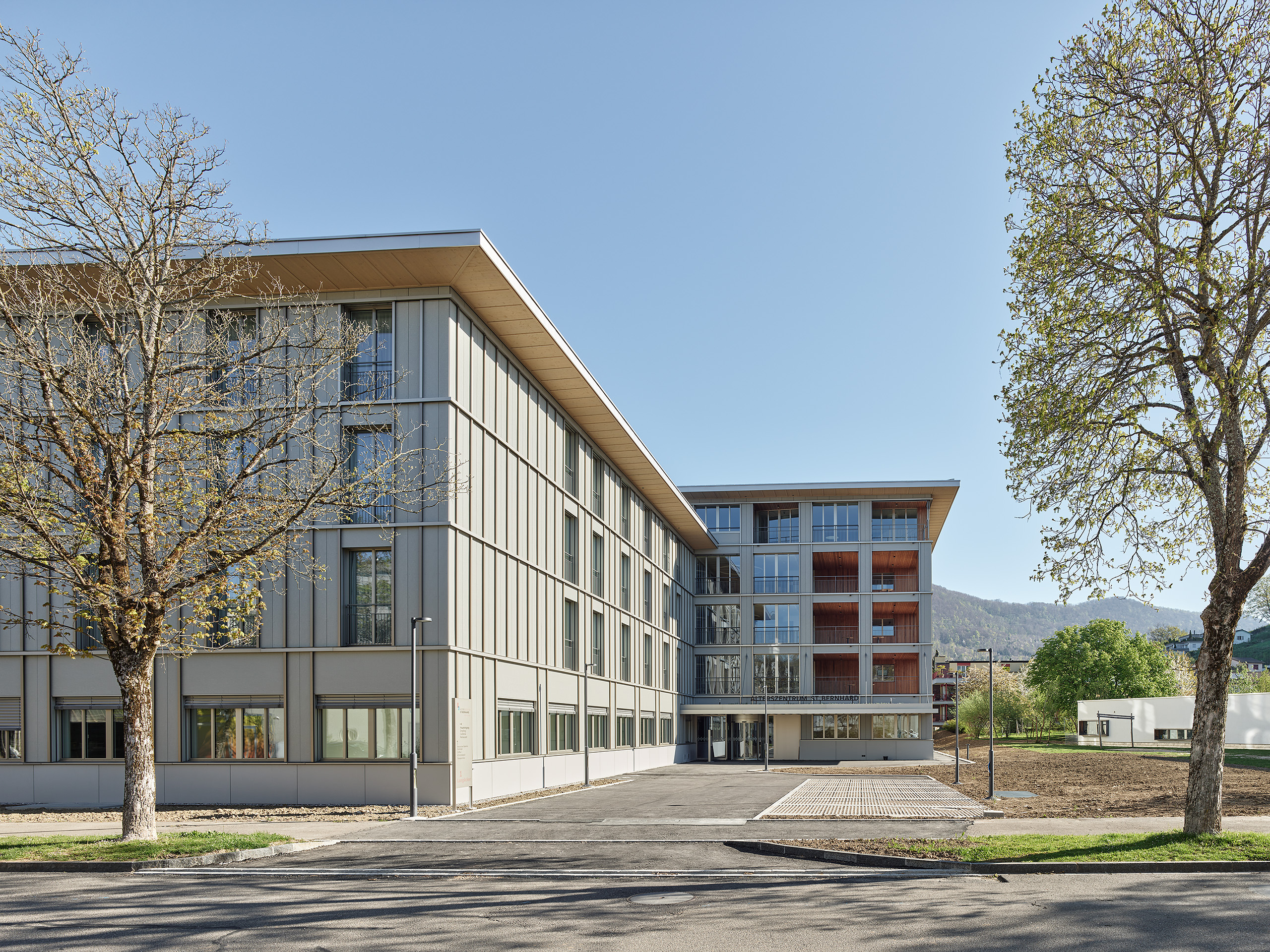 Ahp0068 AIQ4 008628 J2560